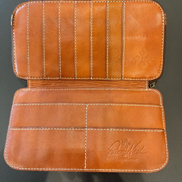 Patricia Nash Oria Antique Roses wallet - Picture 3 of 5